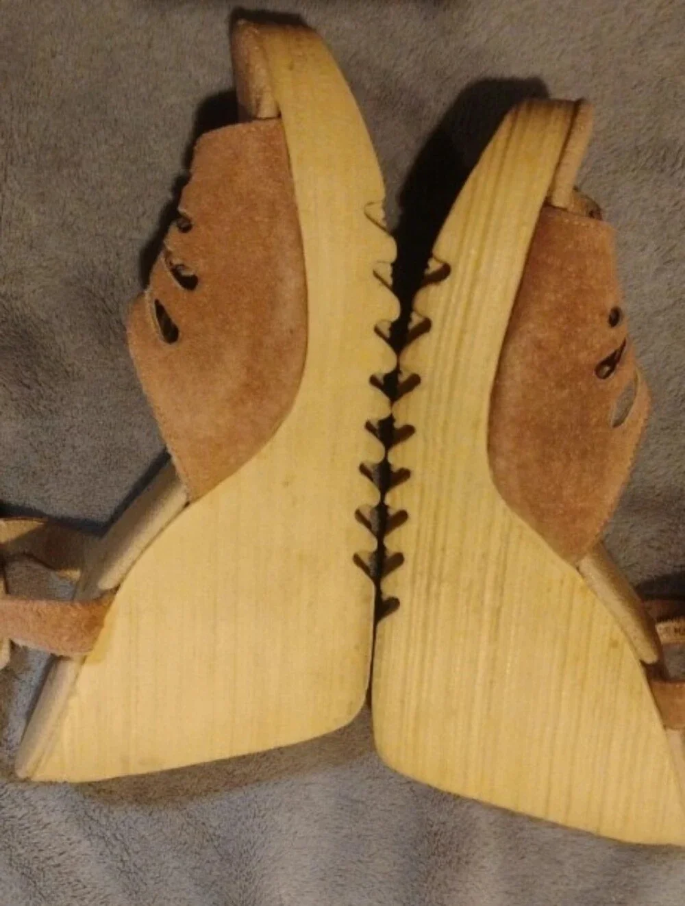 Vintage 70s Kinney Suede Platform Wedge Sandals Cutout Leaf Ankle Strap Size 6.5